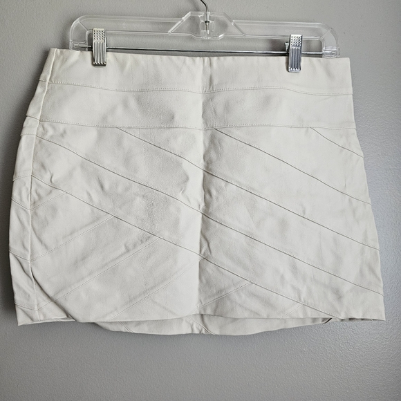 Express Faux Leather White Creme Nude Bandage Miniskirt Mini Skirt Size 8 - Picture 1 of 6